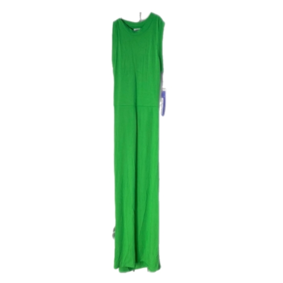 green emerald velvet dress Future Collective Size 10 Green dress  Serendipity Consignment Boutique